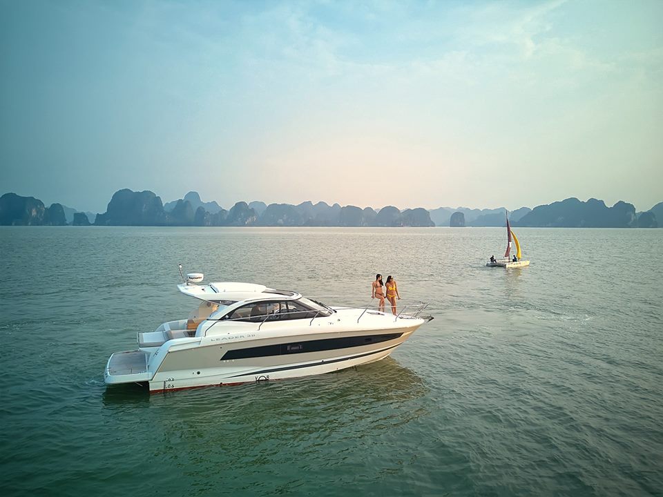 Tour ngắm hoàng hôn vịnh Hạ Long trên du thuyền cá nhân