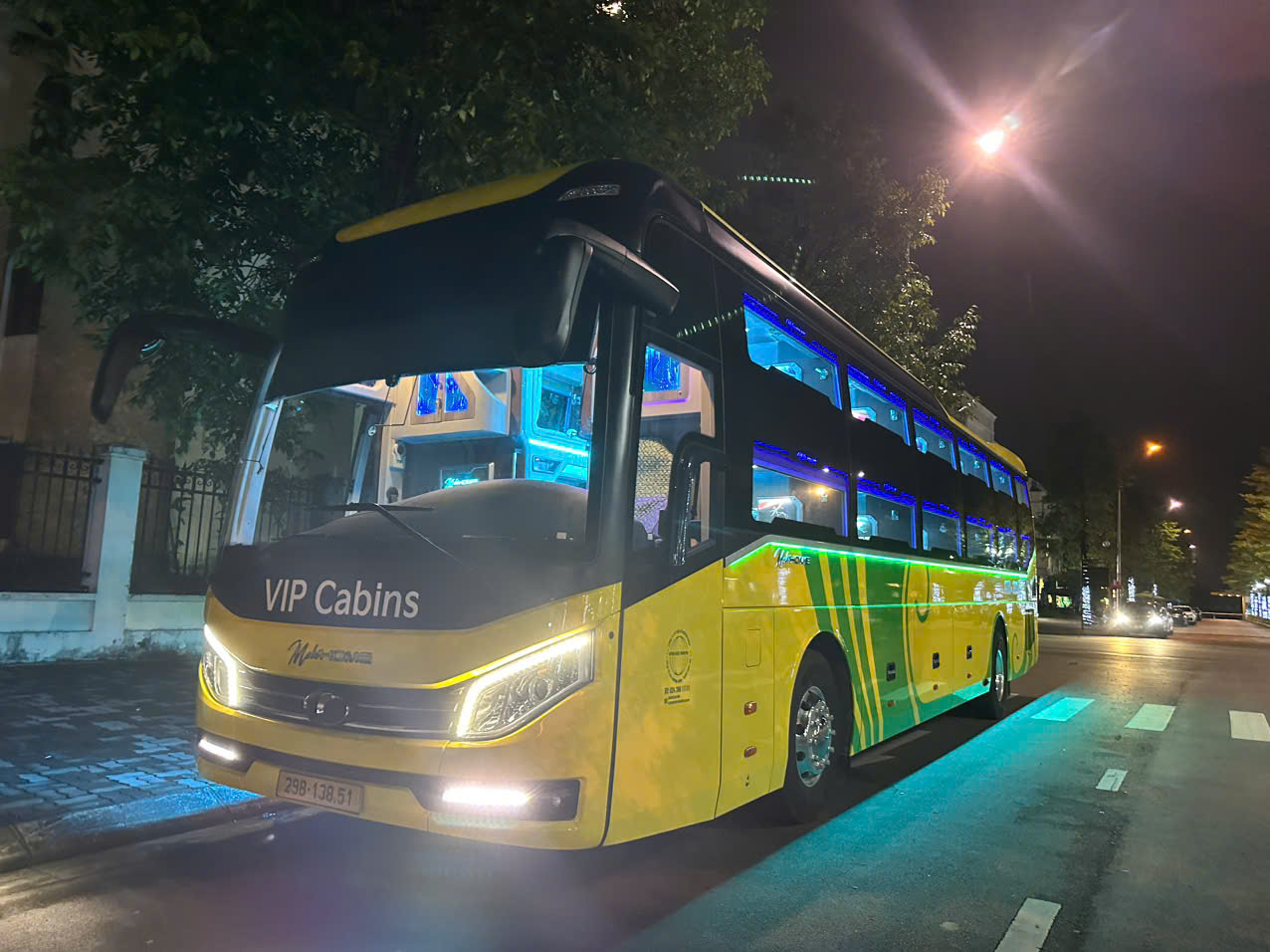 Xe bus giường nằm đi Lào