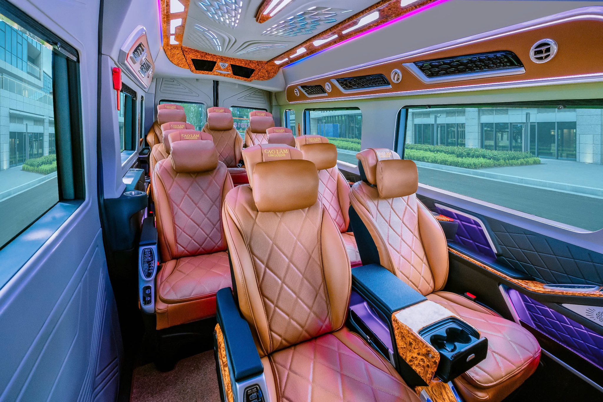 Thuê xe limousine đi sân golf Chi Linh Star & Country Club