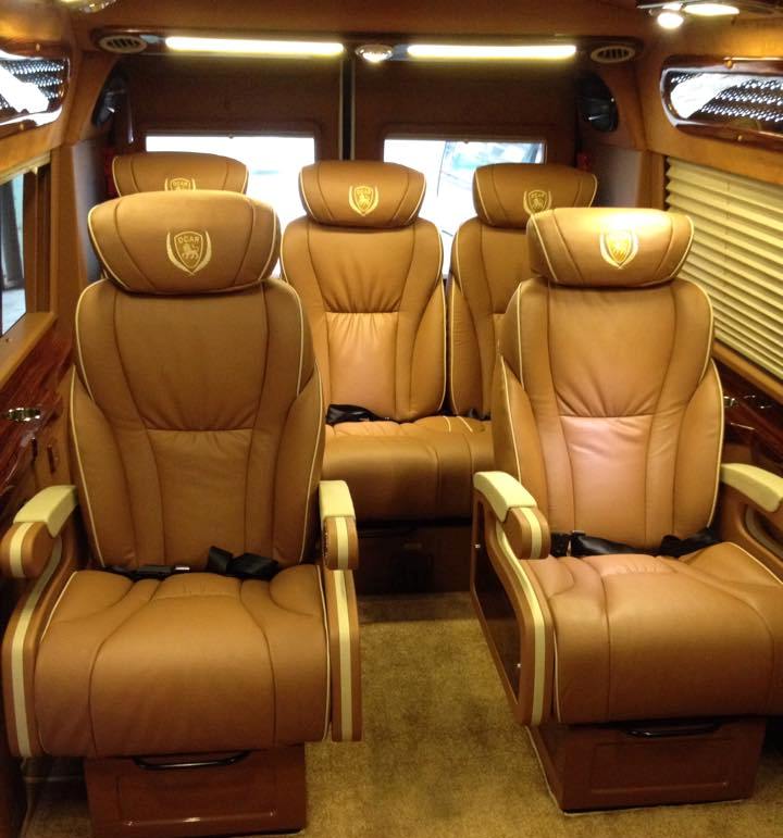 Thuê xe limousine dcar Hà Nội đi Yên Tử