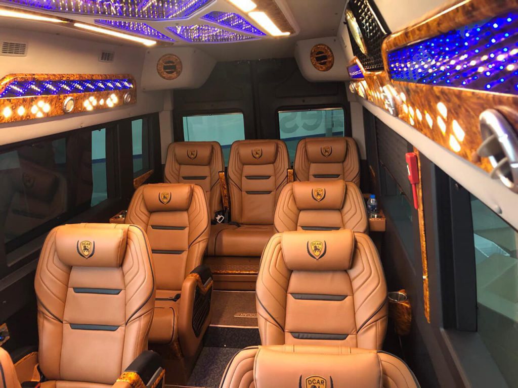 Thuê xe Dcar Limousine đi Đông Tây Bắc