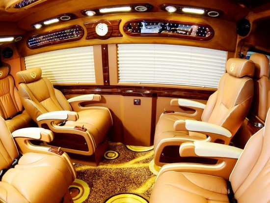 Thuê xe limousine dcar Hà Nội đi Yên Tử